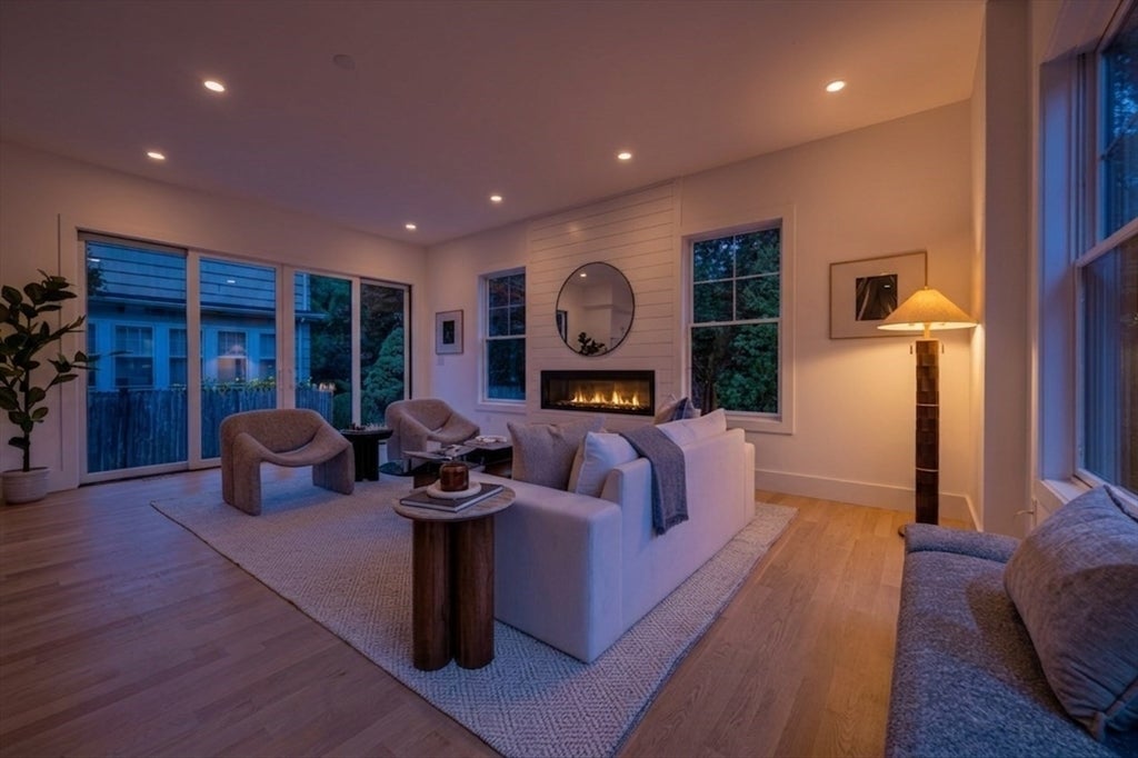 9 Morseland Ave