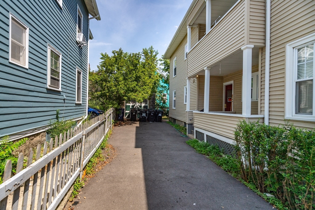 33 Harbor Street, Salem, MA Photo #16
