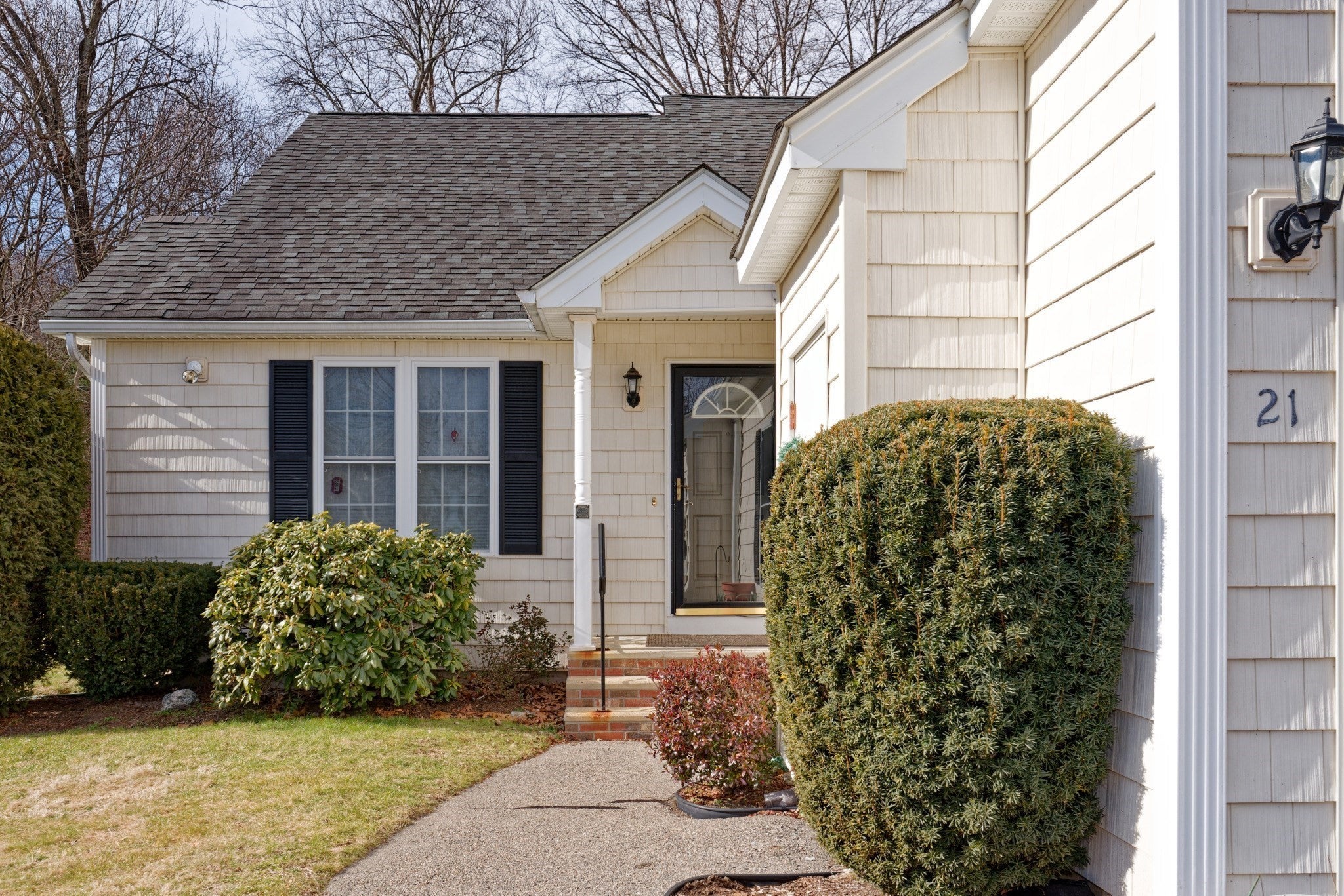 Click for 21 Surry Dr #21, Uxbridge, MA slideshow