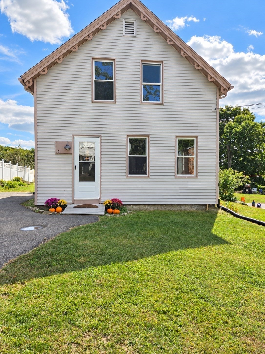 12 Brightside St, Millbury, MA Photo #2