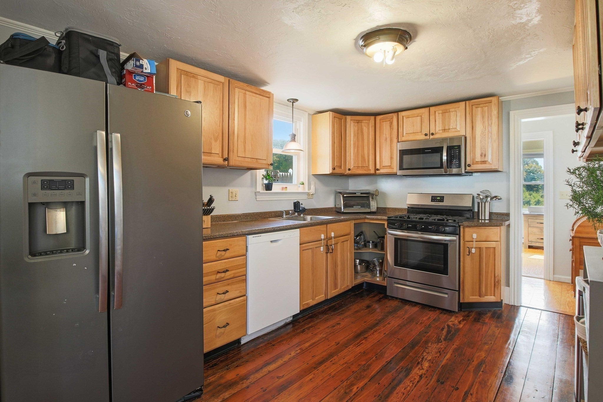 12 Brightside St, Millbury, MA Photo #8
