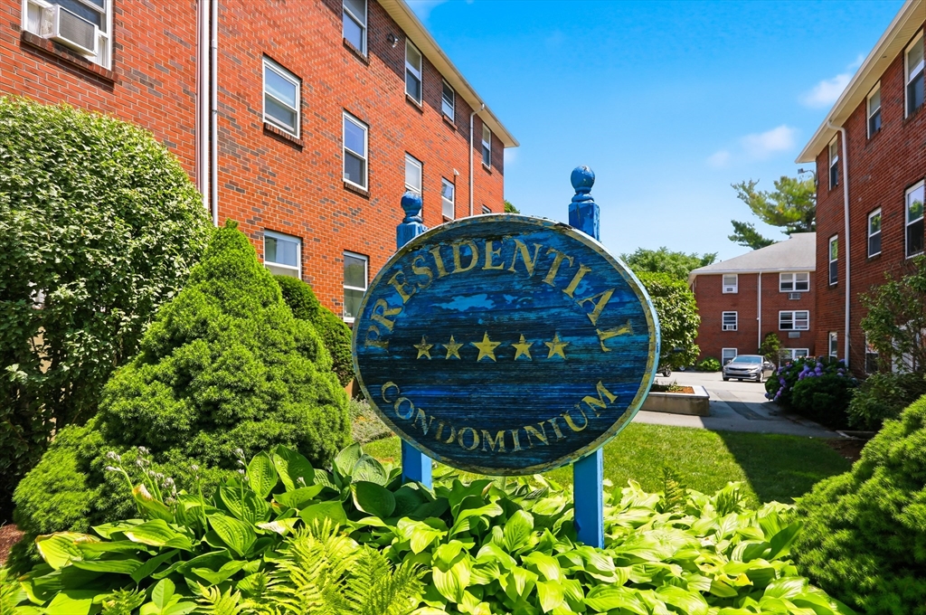 33 Montvale Ave 11