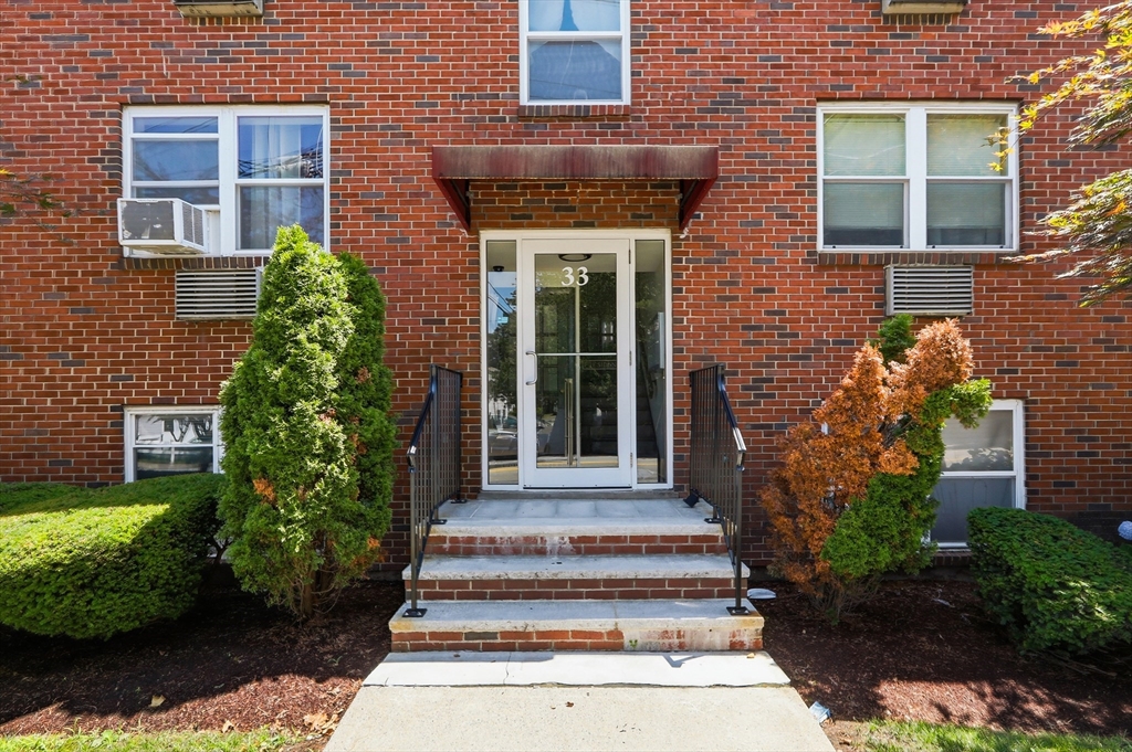 33 Montvale Ave 11
