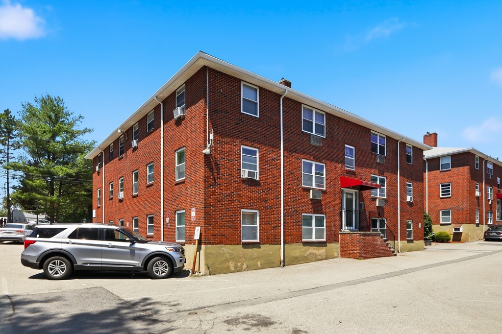 33 Montvale Ave 11