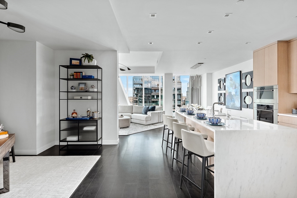150 Seaport Blvd PH1F