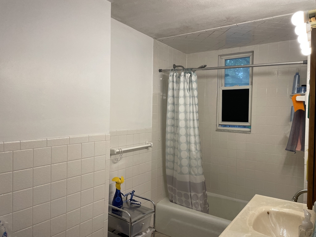 416 Trapelo Rd #1, Belmont, MA Photo #17
