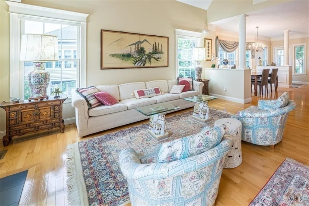 68 Charles Ct 68