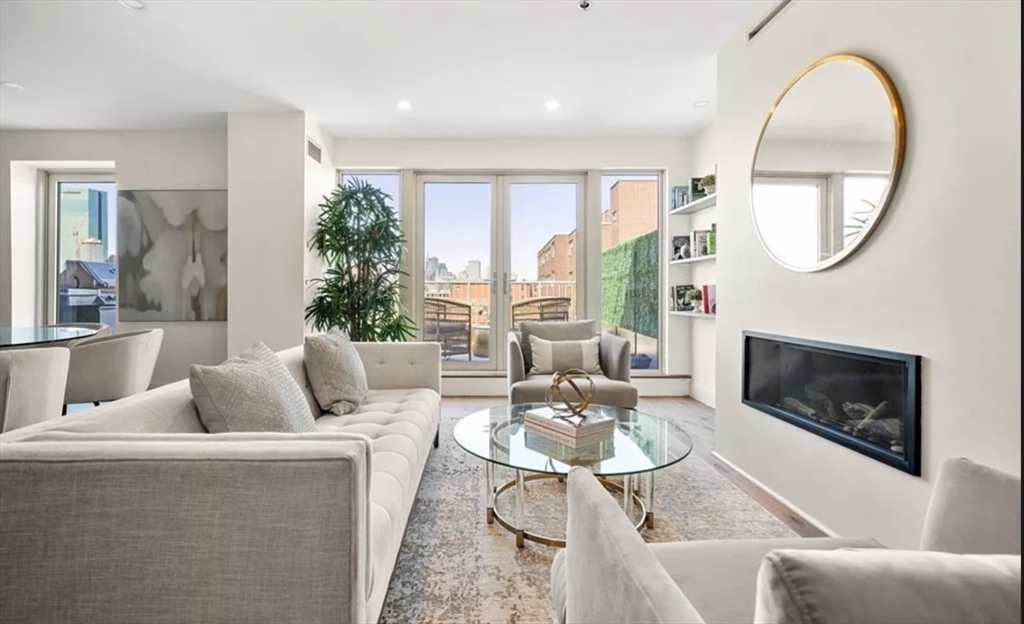 1721 Washington St 611