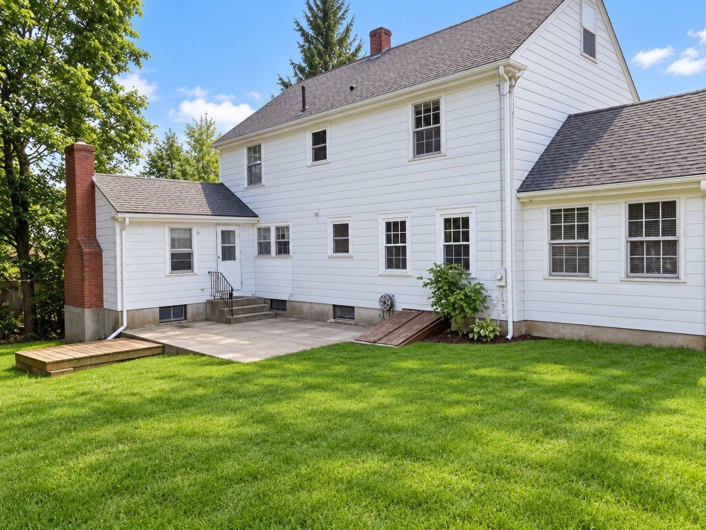 231 Bolton St, Marlborough, MA Photo #1