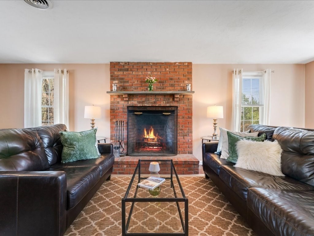 10 Groveland Ave