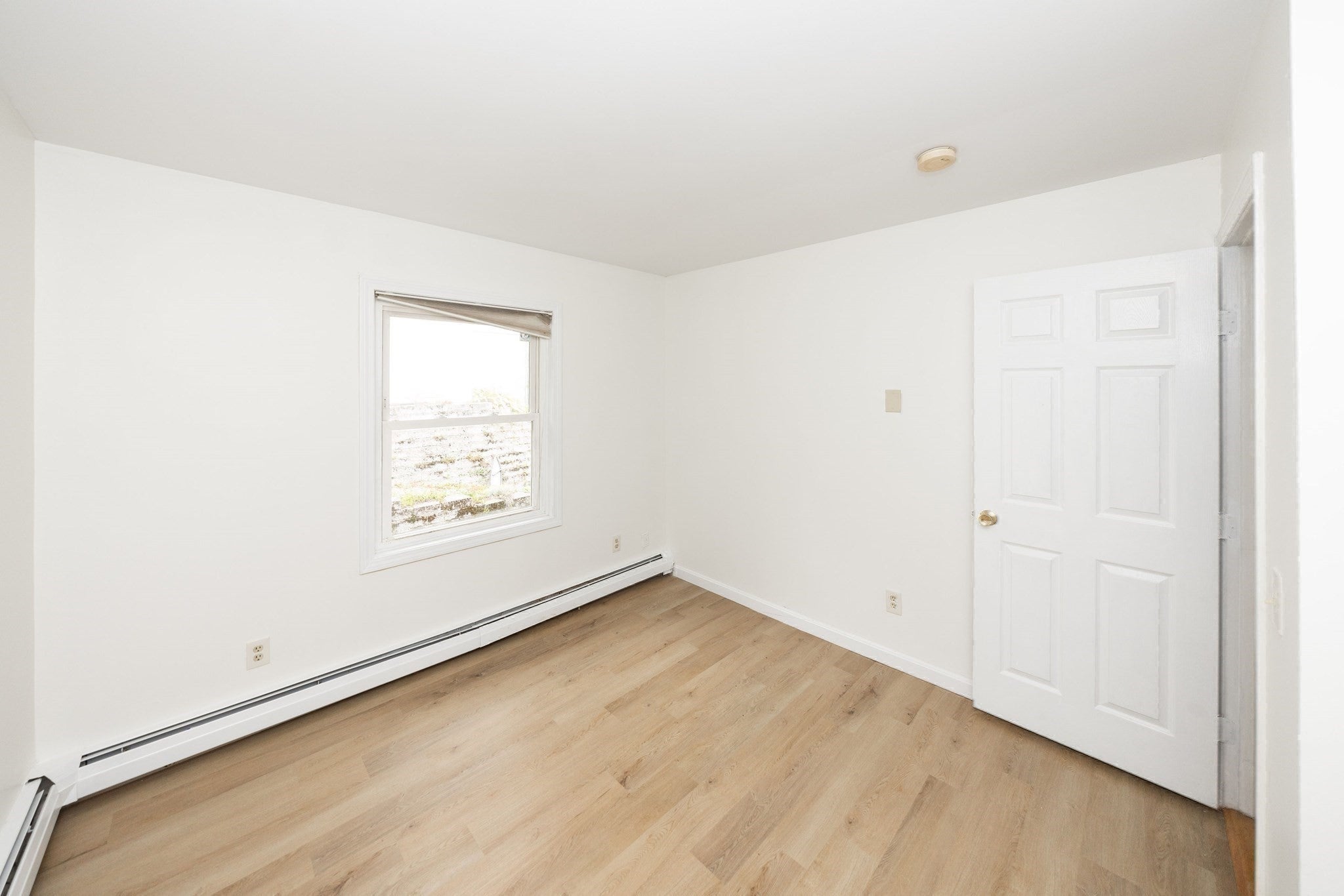 24 Ellsmere St, Worcester, MA Photo #17