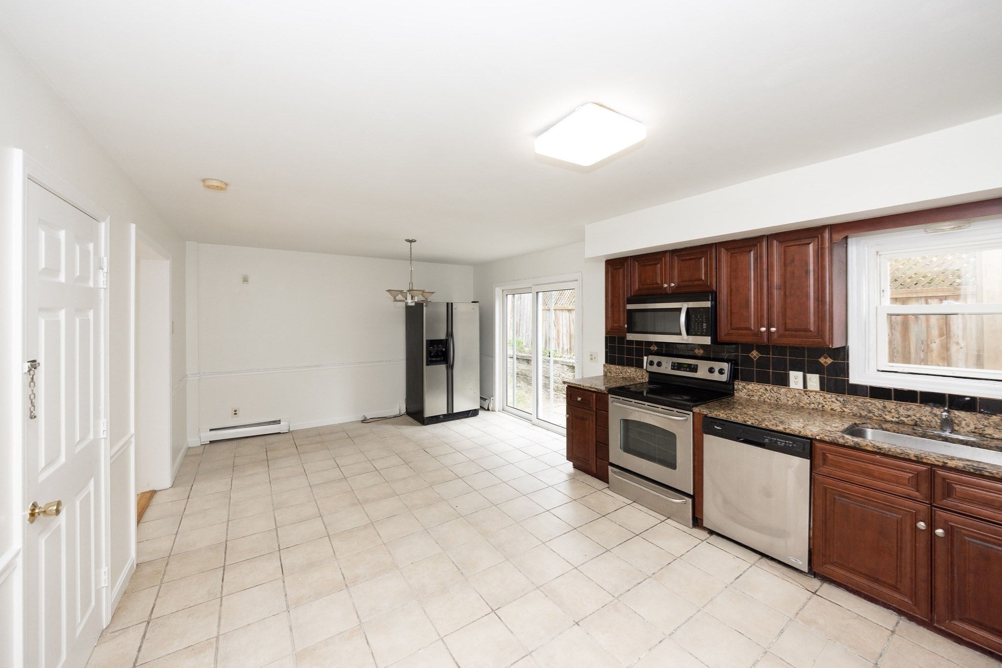 24 Ellsmere St, Worcester, MA Photo #9