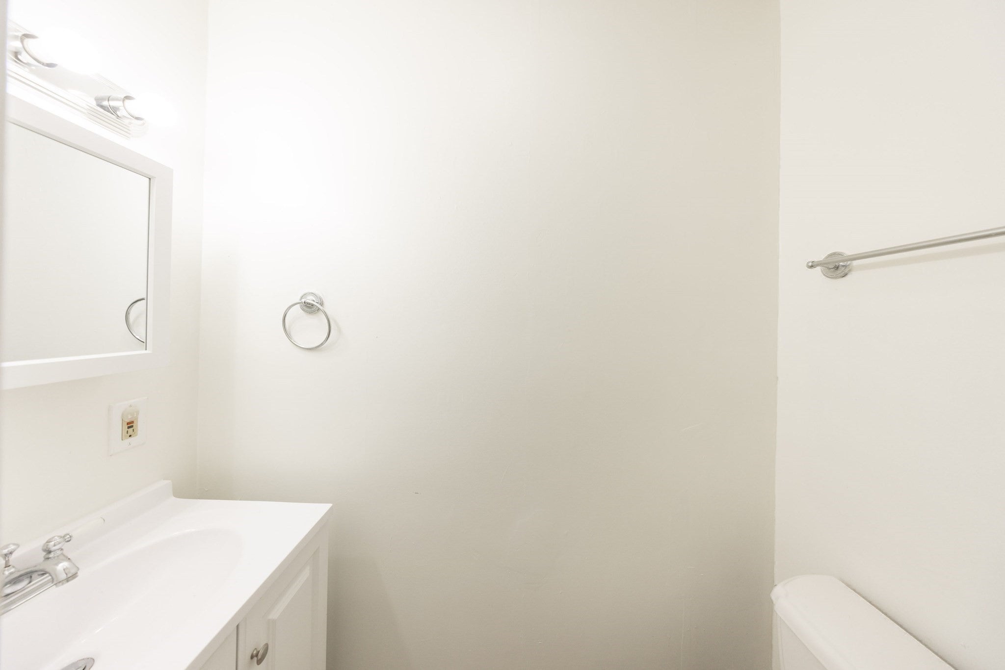 24 Ellsmere St, Worcester, MA Photo #15