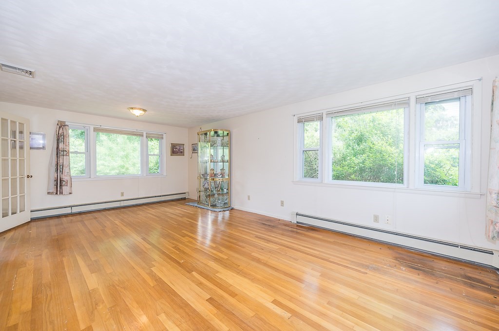 27 Chevy Chase Rd