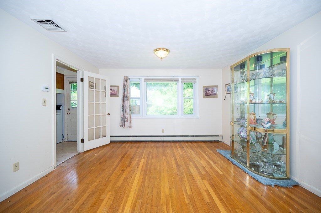 27 Chevy Chase Rd