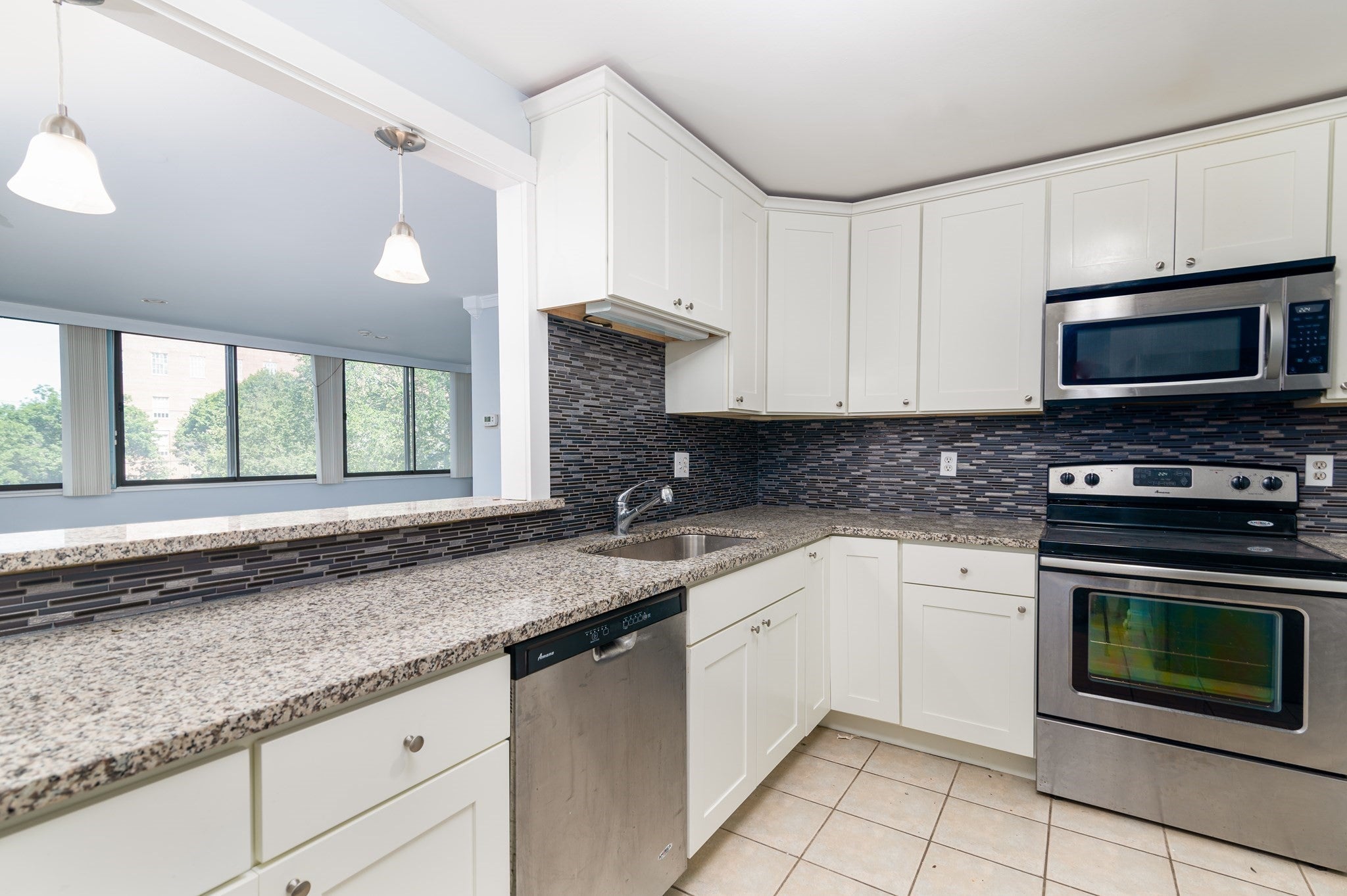 77 Adams St 210