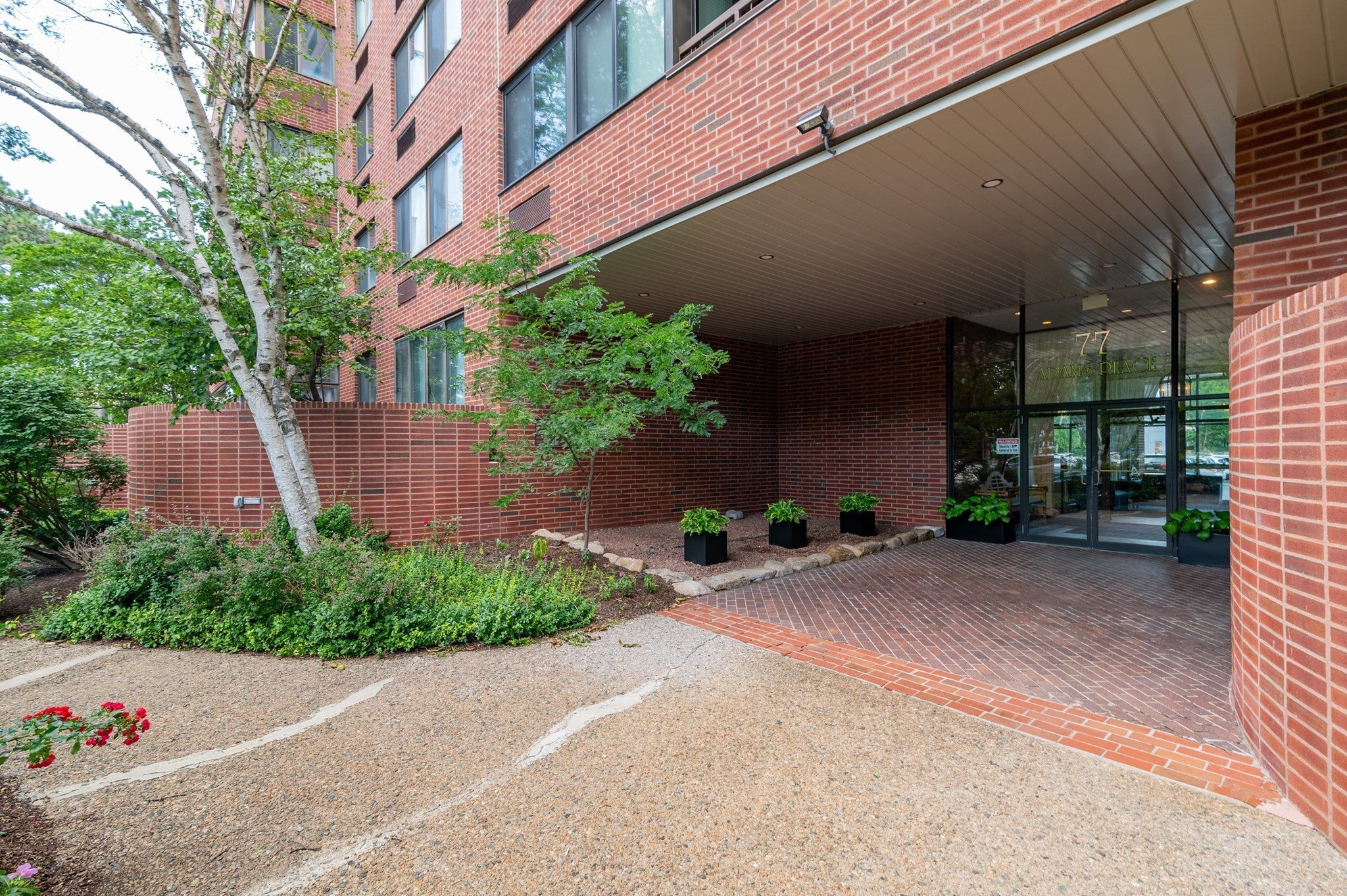 77 Adams St 210