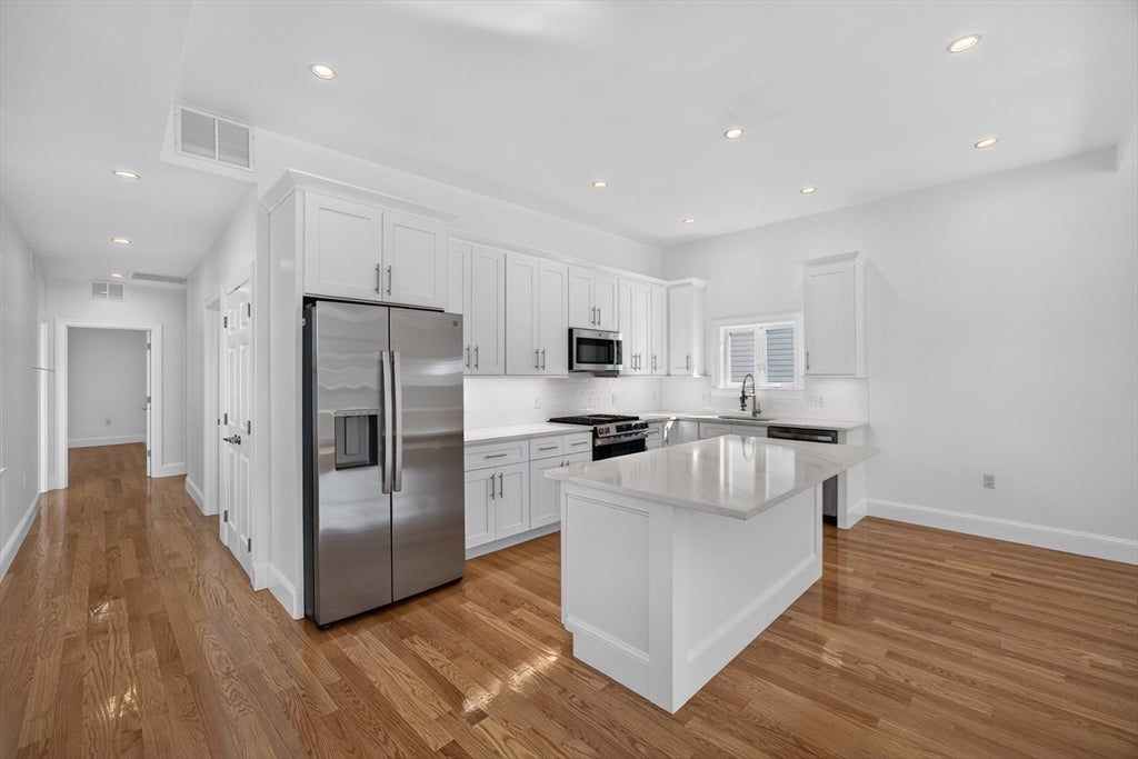 59 Larkin St 1
