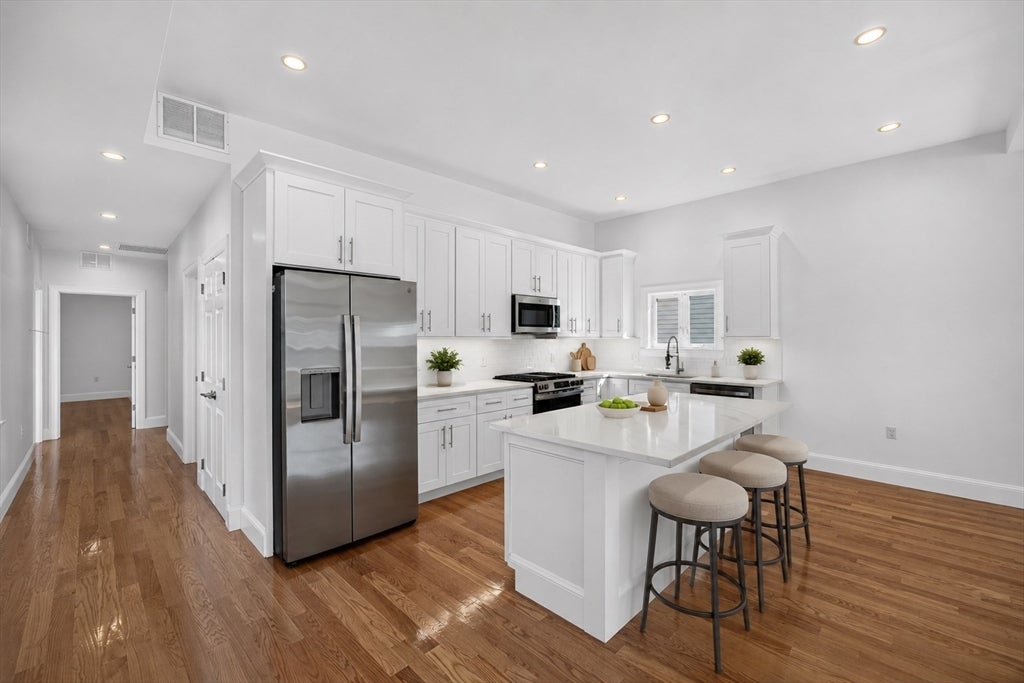 59 Larkin St 1