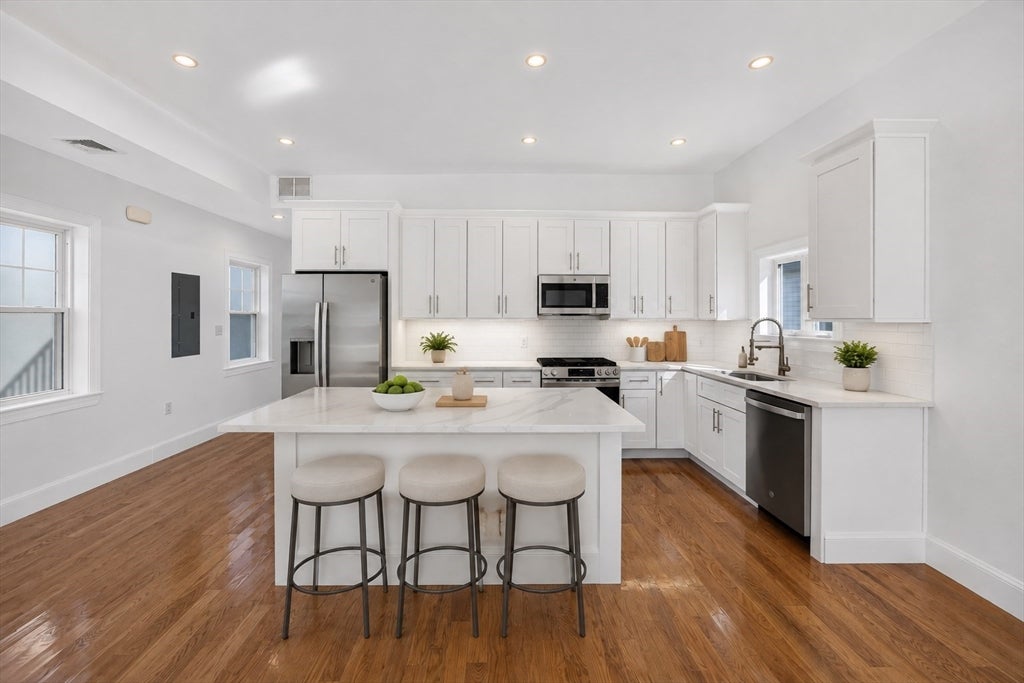 59 Larkin St 1