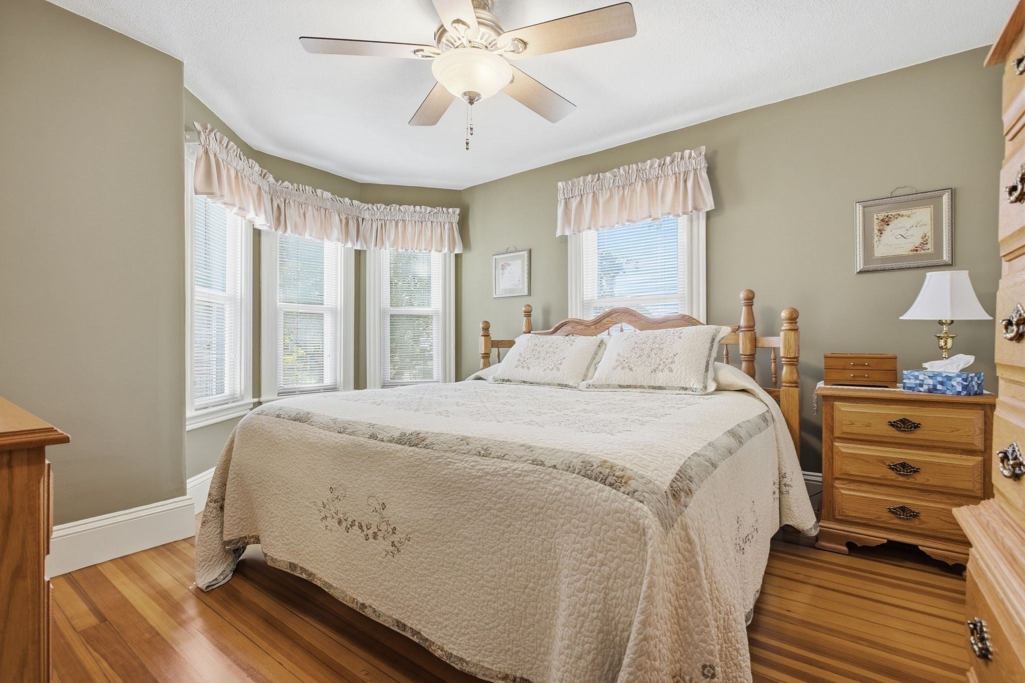 26 Tappan St, Melrose, MA Photo #11