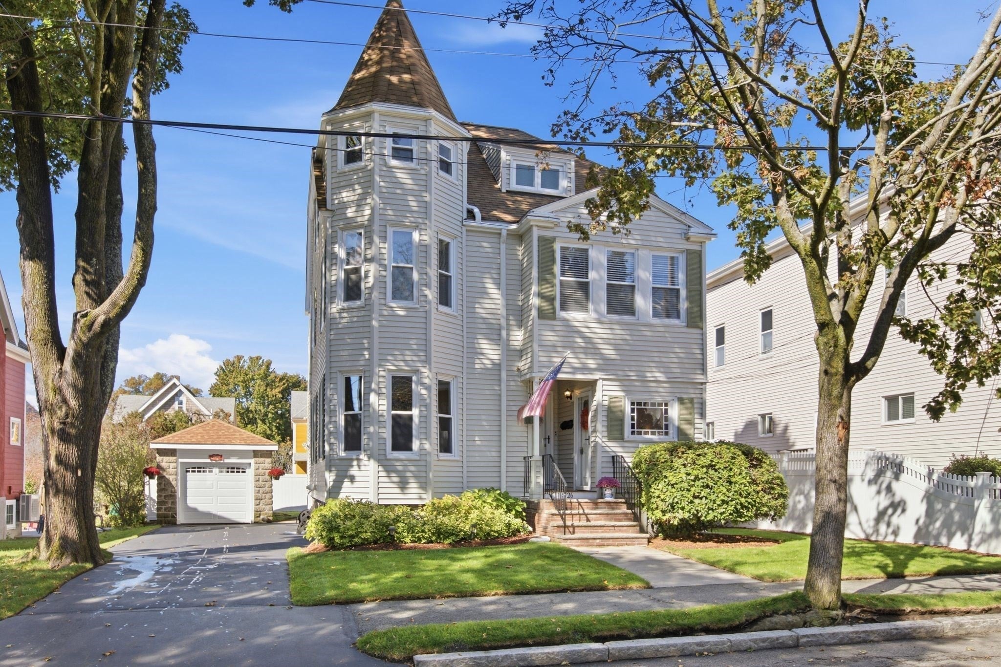 Photo of 26 Tappan St, Melrose, MA