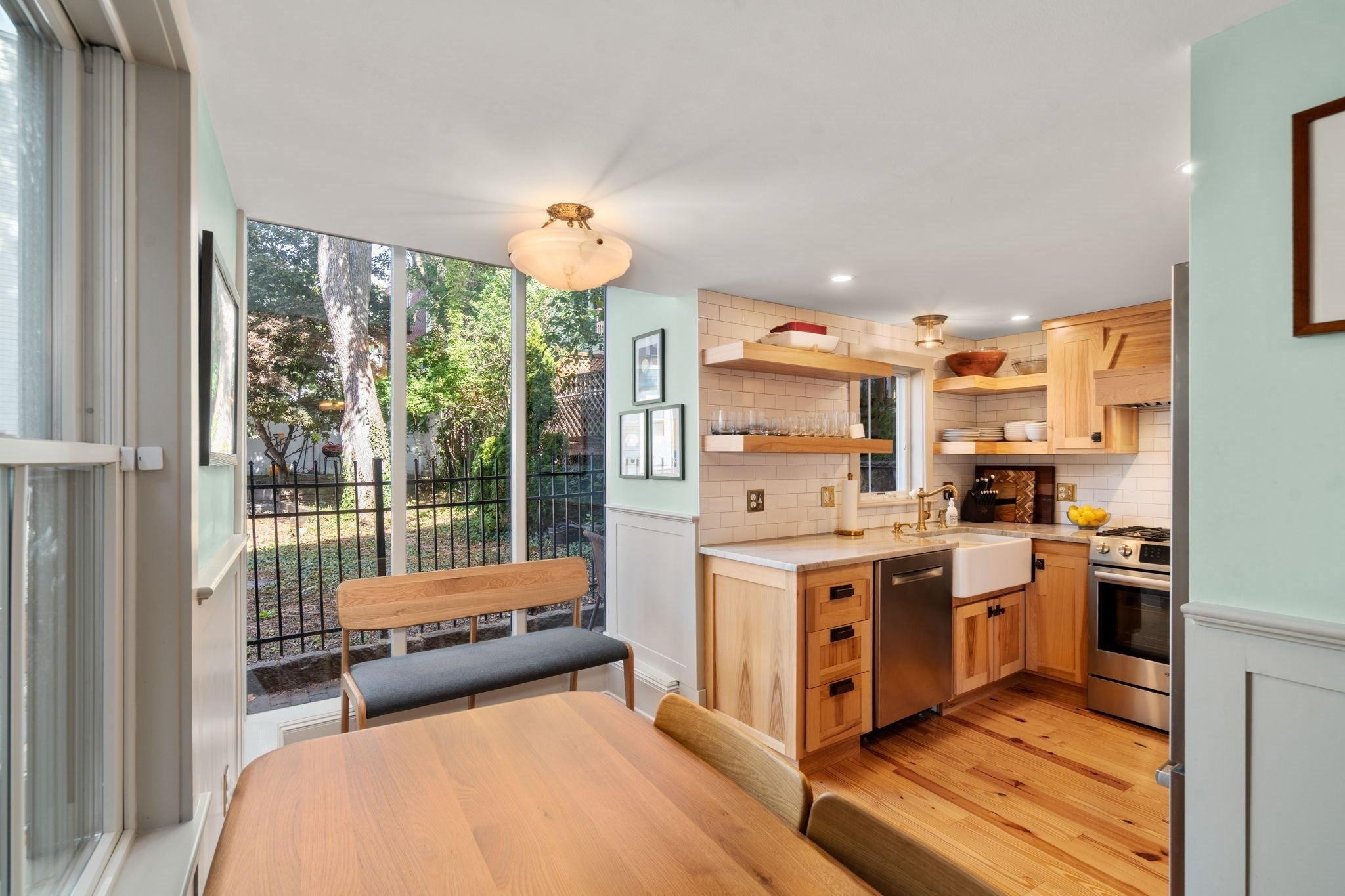 281 1/2 Main Street 281