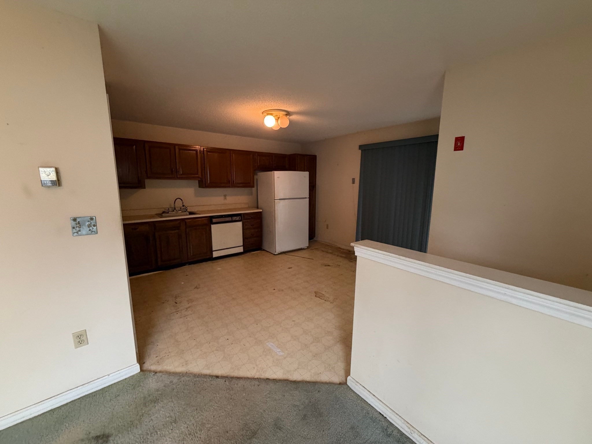 6 Riverbank Circle 6