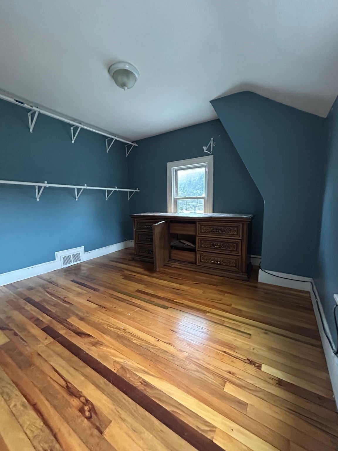 27 Hilltop St, West Springfield, MA Photo #15