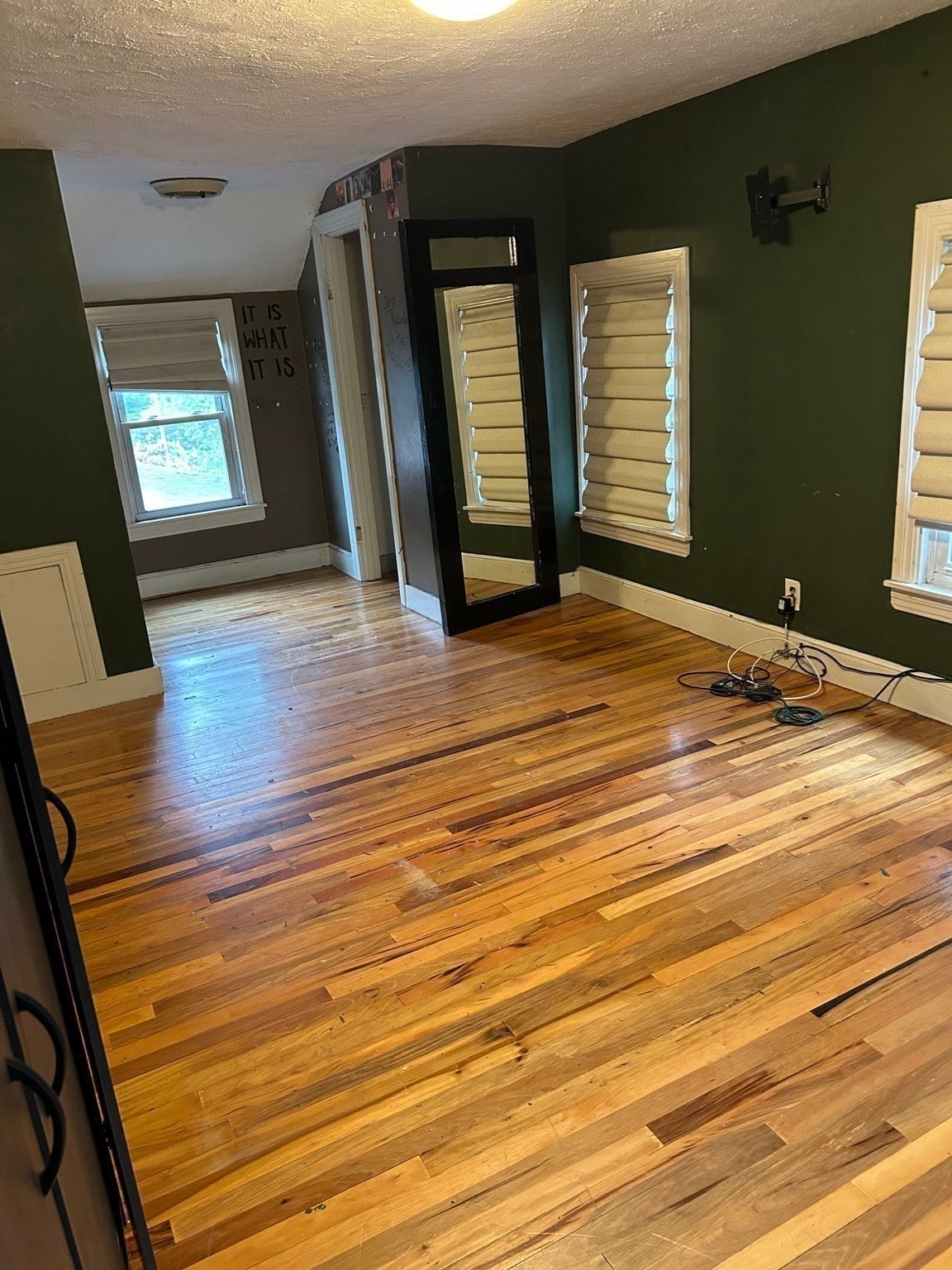 27 Hilltop St, West Springfield, MA Photo #18