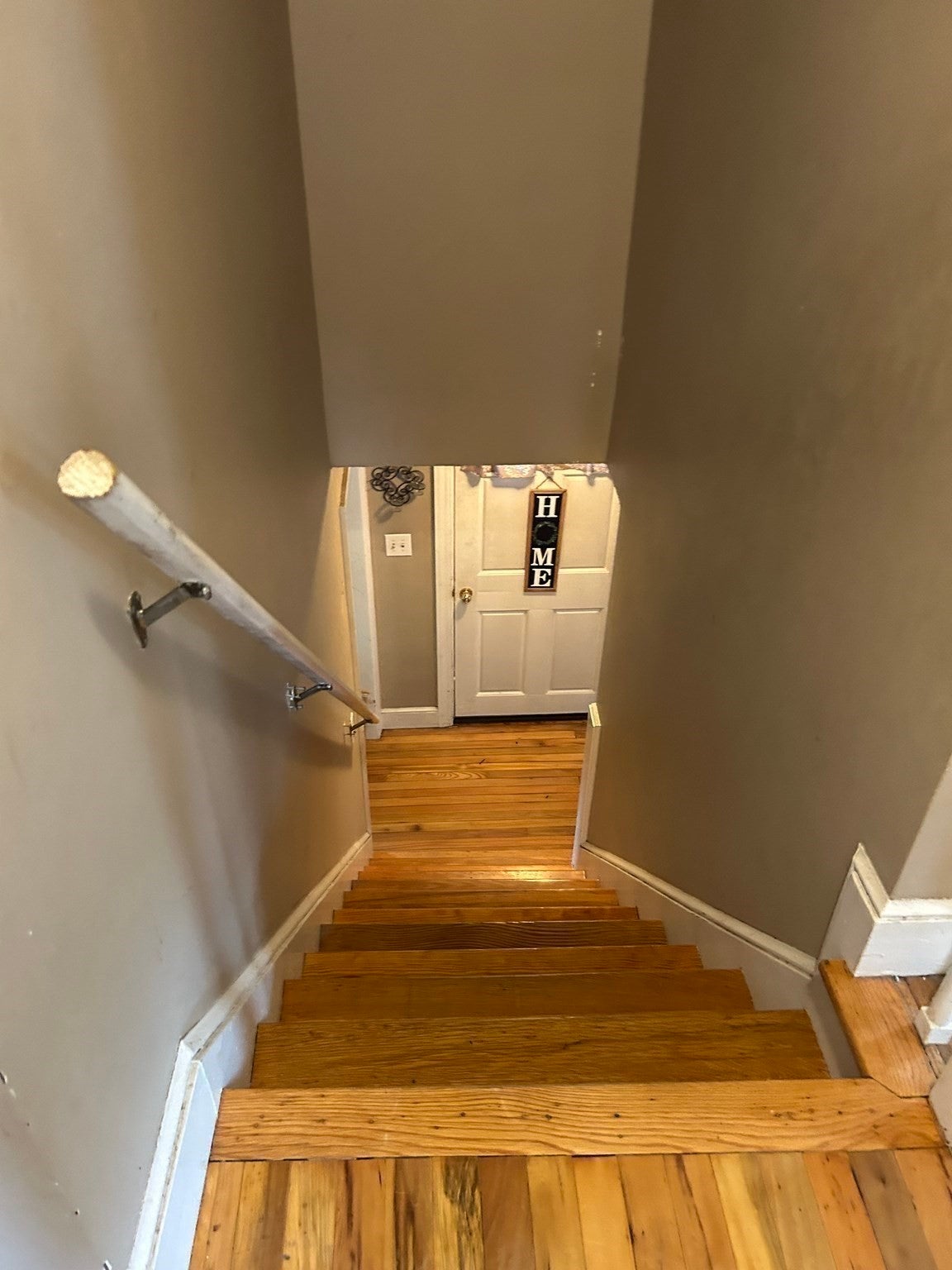 27 Hilltop St, West Springfield, MA Photo #13