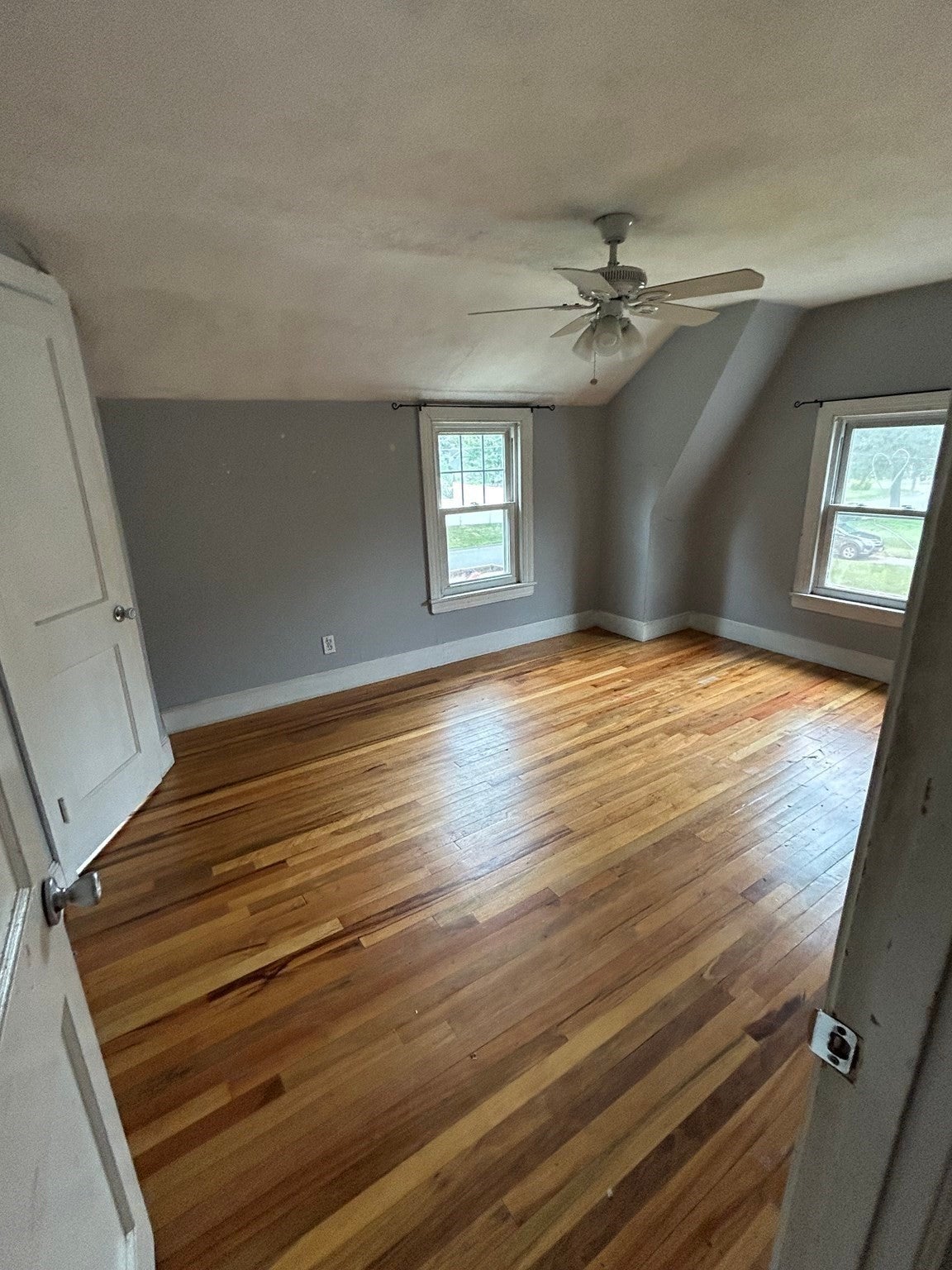 27 Hilltop St, West Springfield, MA Photo #14