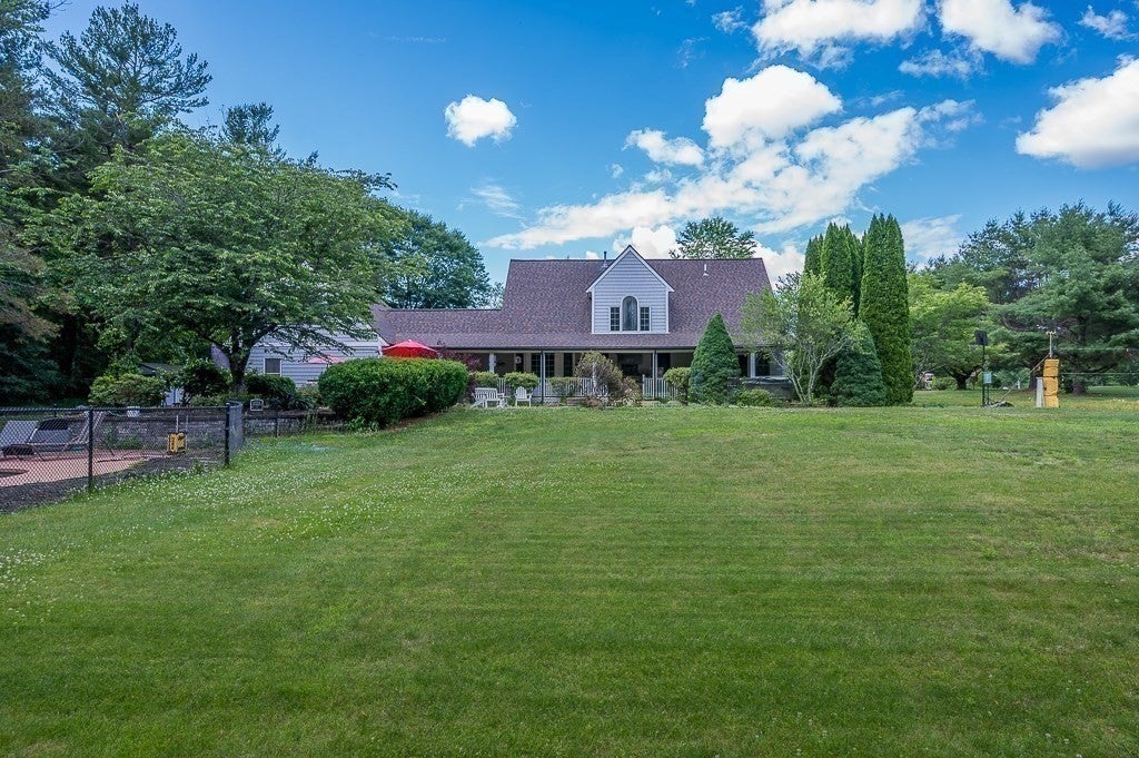227 Eight Lots Rd