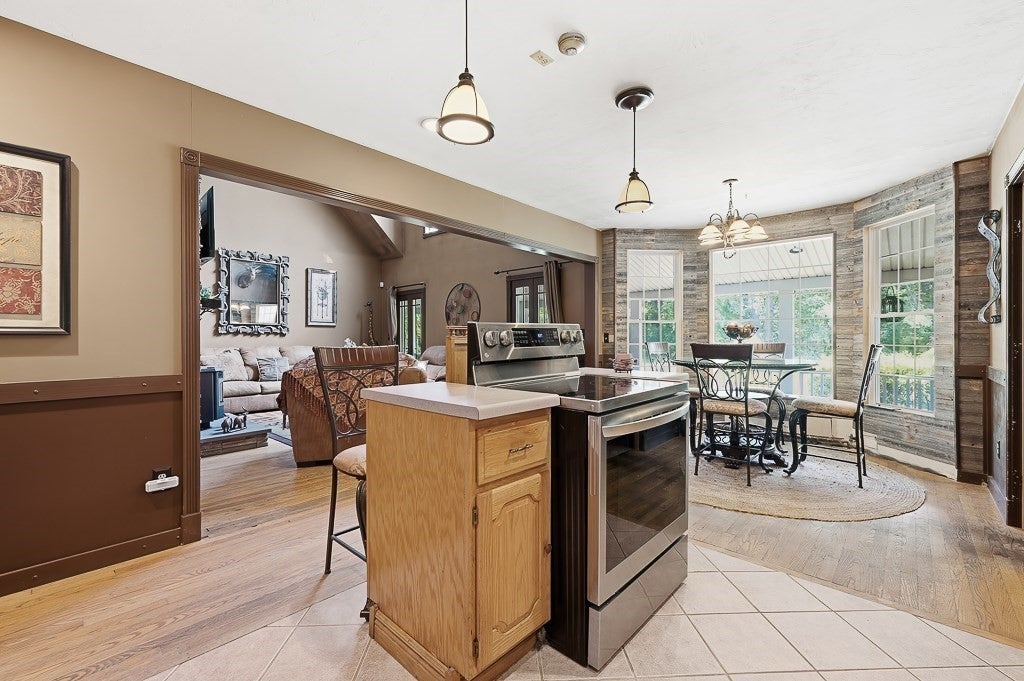 227 Eight Lots Rd