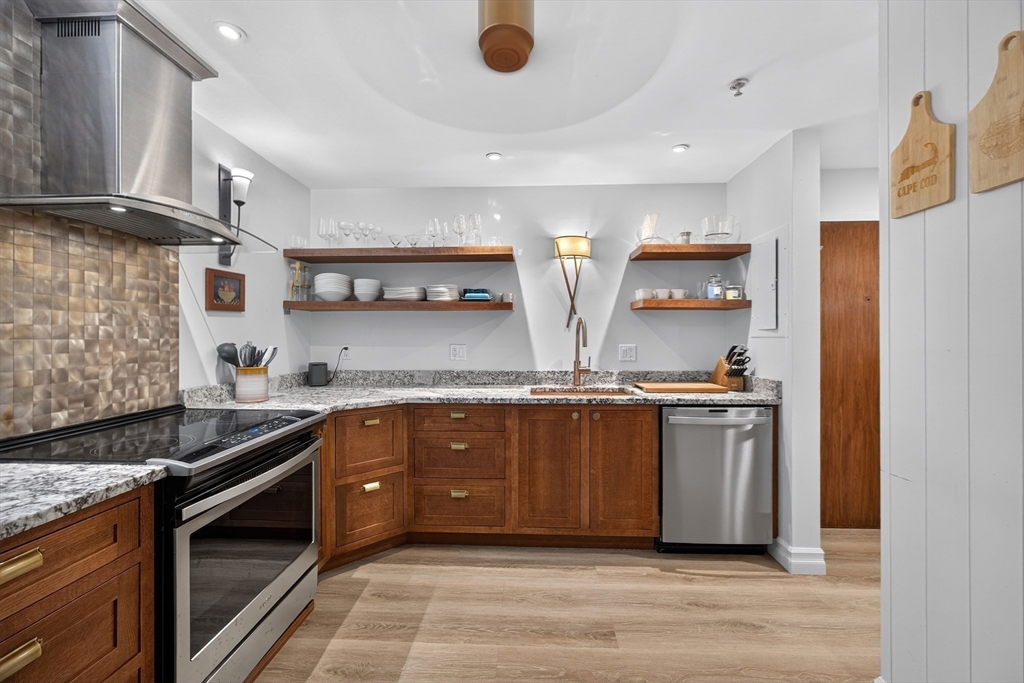 22 Railroad St 207