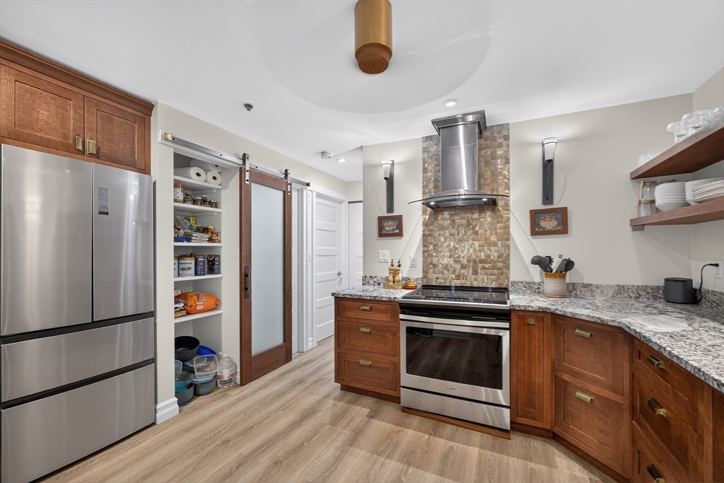 22 Railroad St 207