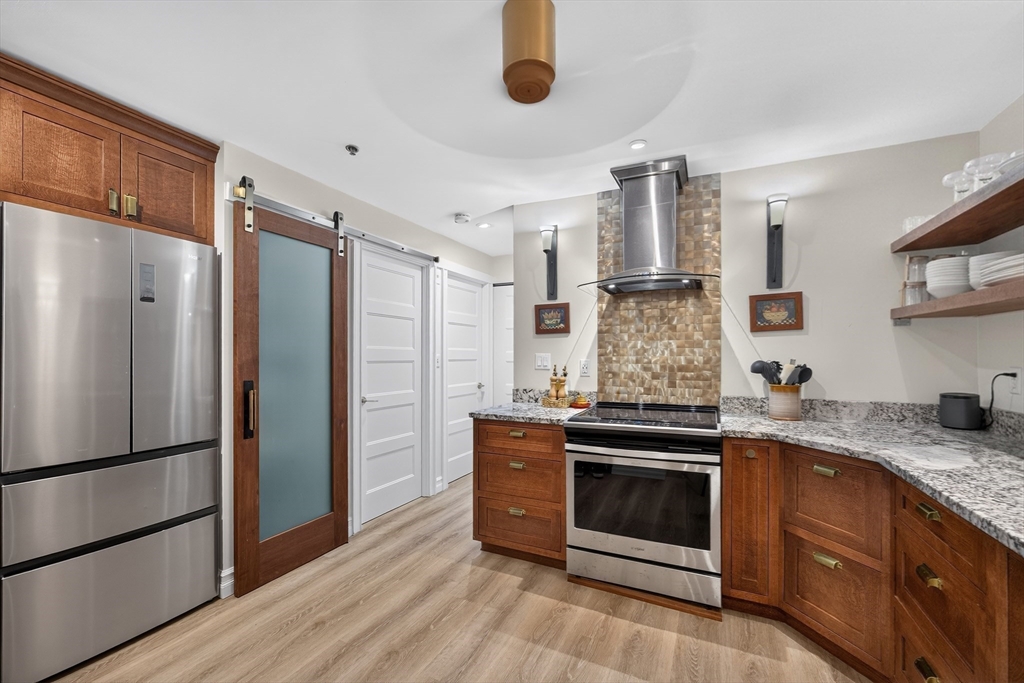 22 Railroad St 207