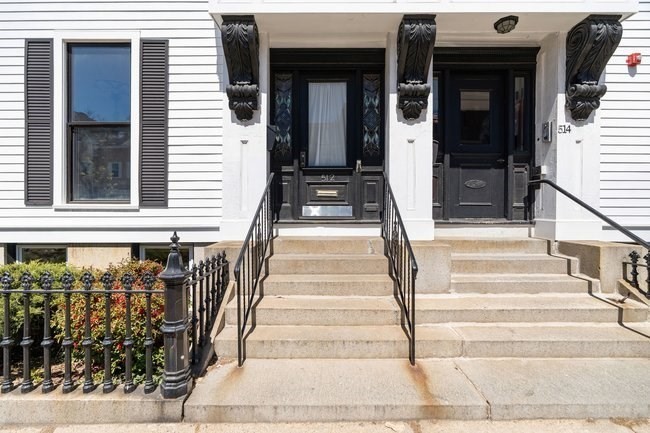 512 East Broadway