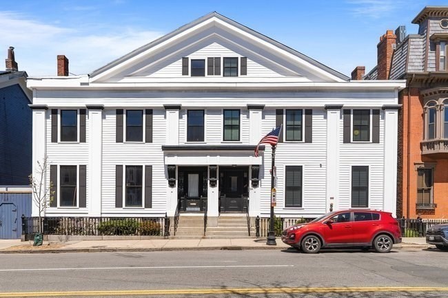 512 East Broadway