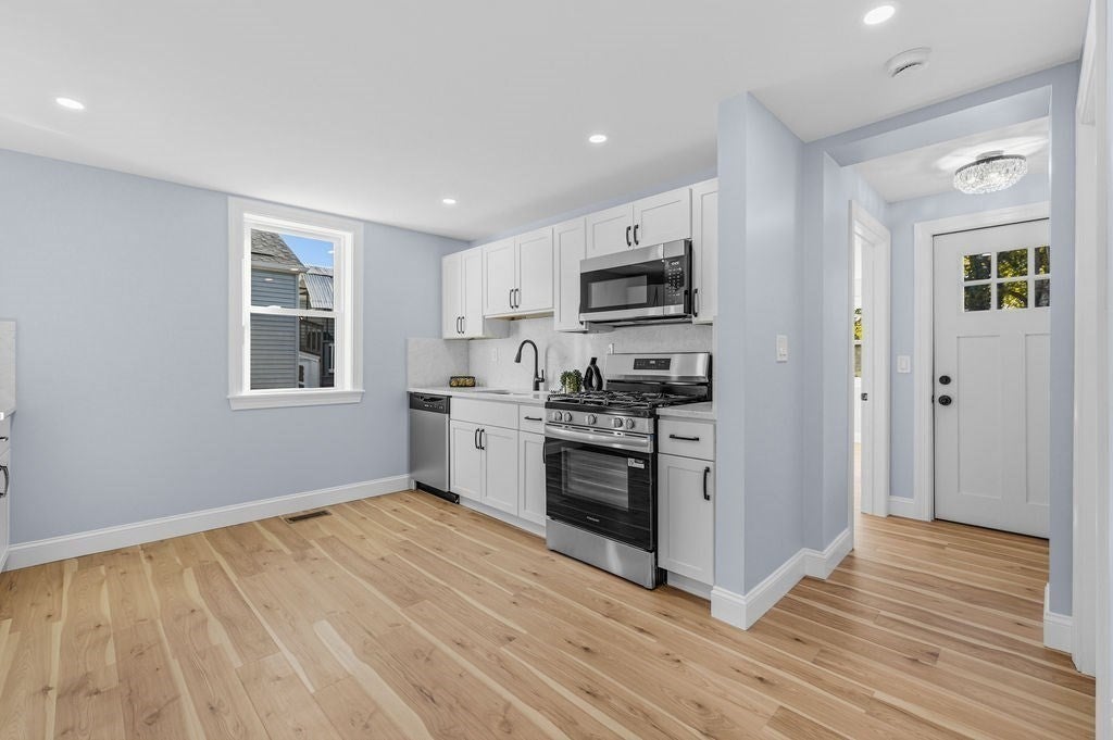13 Hawthorne St, Fairhaven, MA Photo #12
