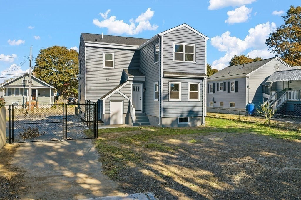 13 Hawthorne St