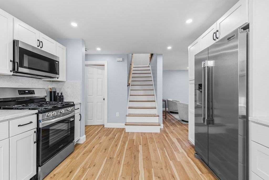 13 Hawthorne St, Fairhaven, MA Photo #11