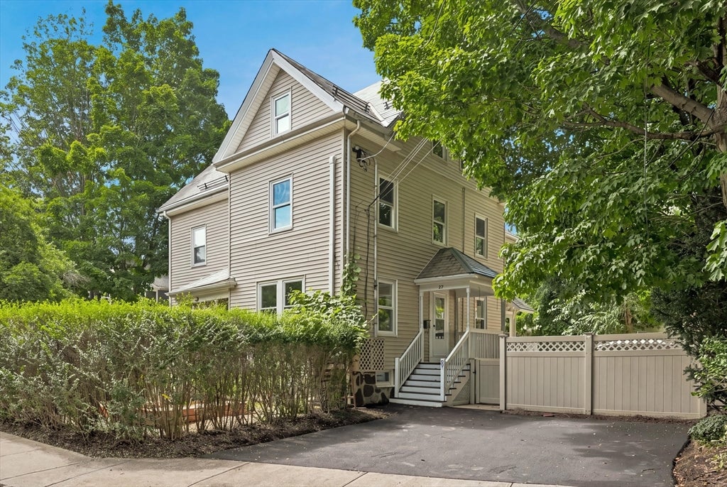 Photo of 97 Melendy Ave, Watertown, MA