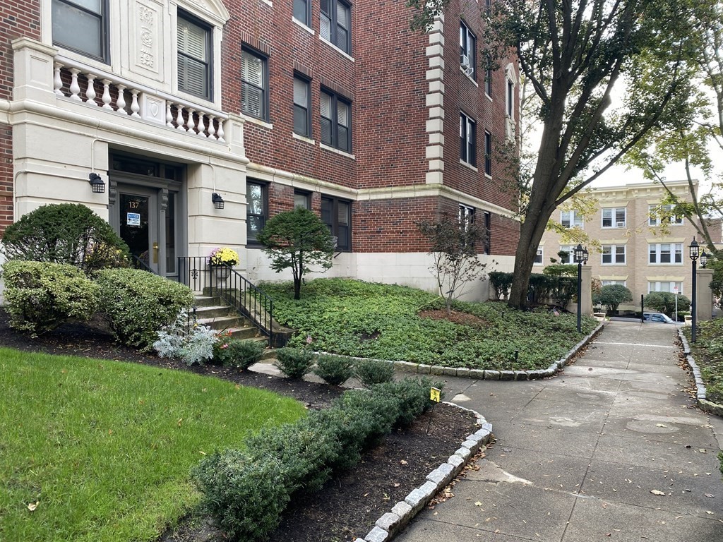 137 Englewood 41