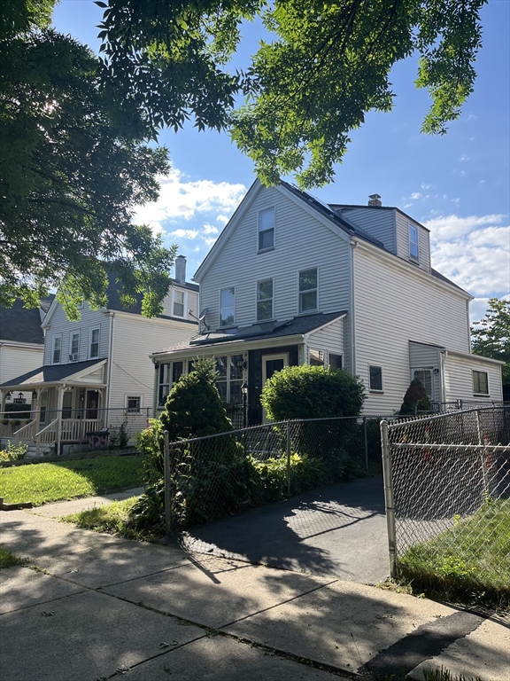 26 Longfellow St