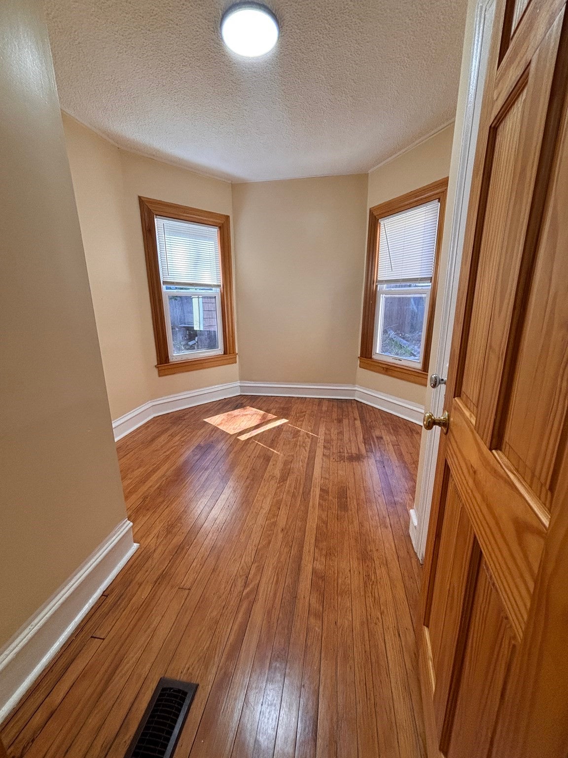 4 Crown St #1, Worcester, MA Photo #15