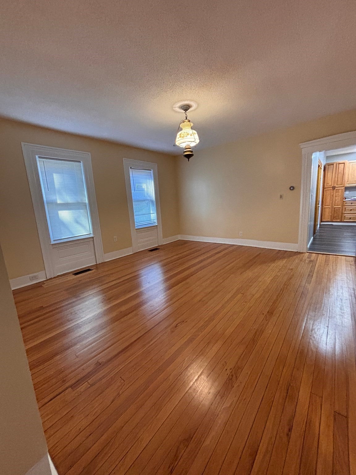4 Crown St #1, Worcester, MA Photo #6
