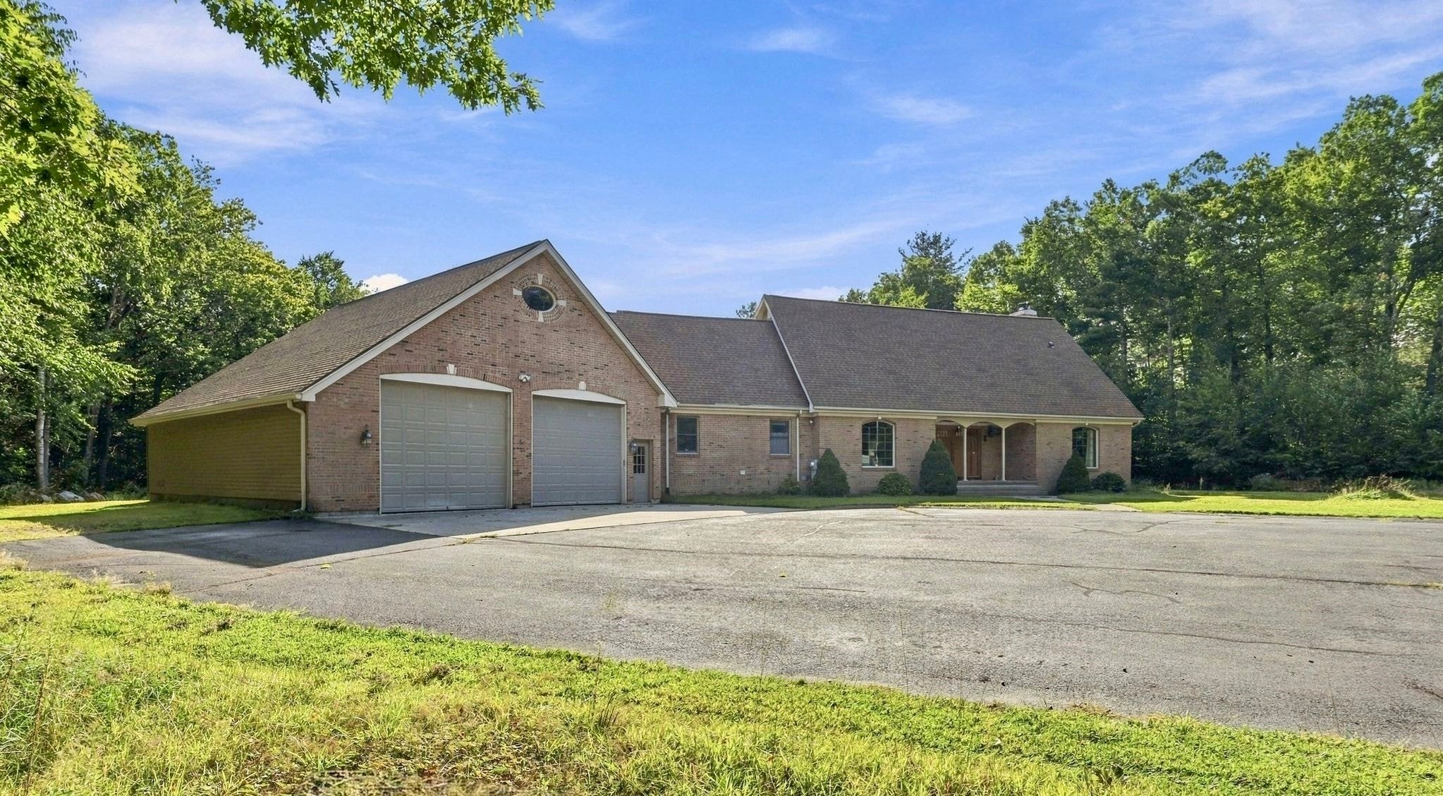 Photo of 155 Woodland Way, Russell, MA
