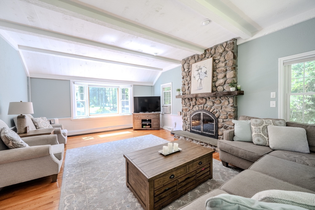 137 Stonegate Ln