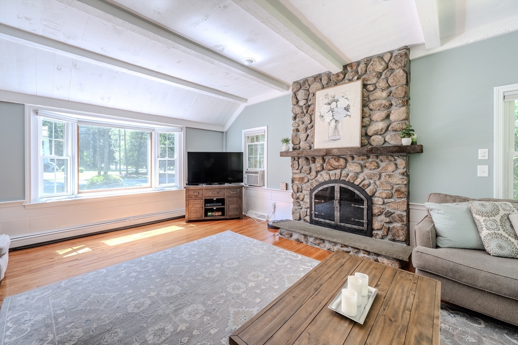 137 Stonegate Ln